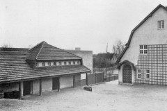 1_Alte-Schule-Ansicht-Abortgebaeude-k